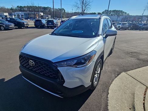 Used 2023 Toyota Corolla Cross LE image 7