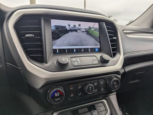 Used 2023 GMC Acadia SLT w/ Elevation Edition image 33