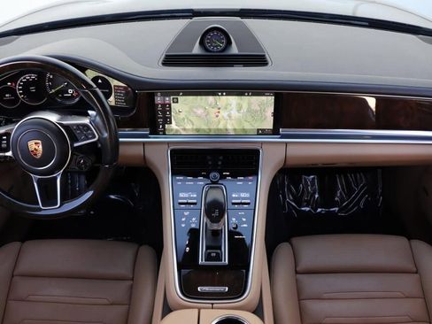 Used 2018 Porsche Panamera 4 image 43