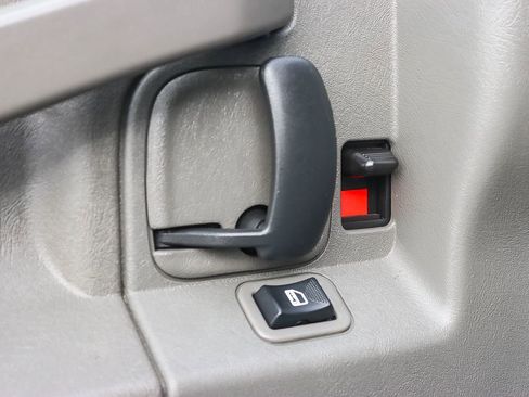 Used 2022 Chevrolet Express 3500 w/ Driver Convenience Package image 41