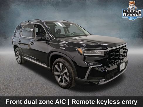 Used 2025 Honda Pilot Touring image 3