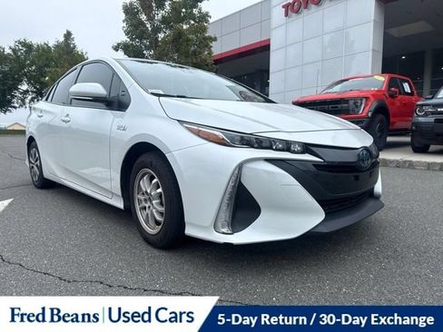 Used 2021 Toyota Prius Prime XLE FWD image 1