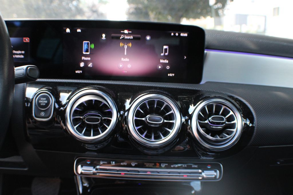Used 2025 Mercedes-Benz CLA 250 image 18