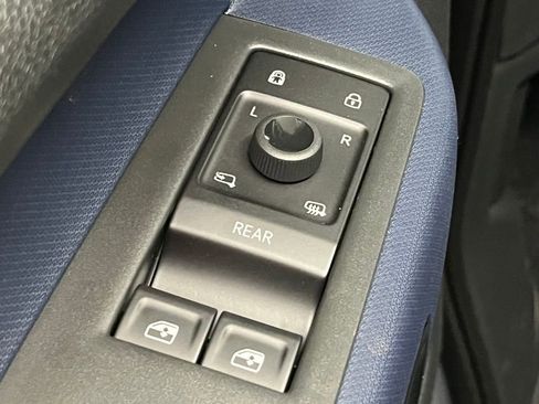 New 2025 Volkswagen ID. Buzz Pro S Plus image 19