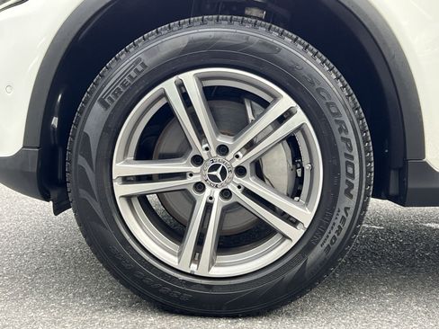 Used 2022 Mercedes-Benz GLC 300 4MATIC w/ Premium Package Lite image 17