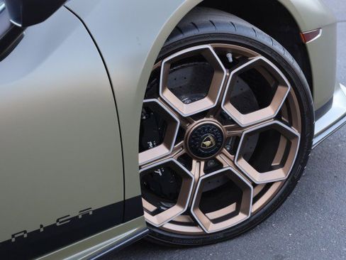 Used 2023 Lamborghini Huracan Tecnica RWD image 65