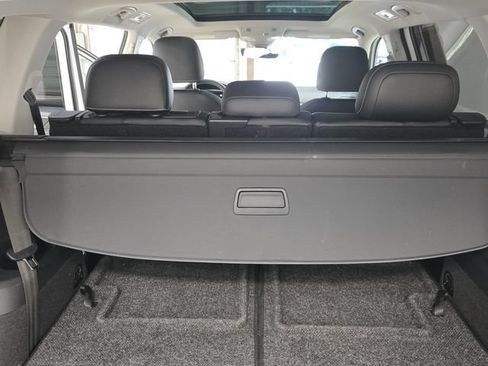 Certified 2022 Volkswagen Tiguan SE FWD image 31