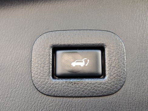 Used 2020 Nissan Armada Platinum w/ Platinum Reserve Package RWD image 33