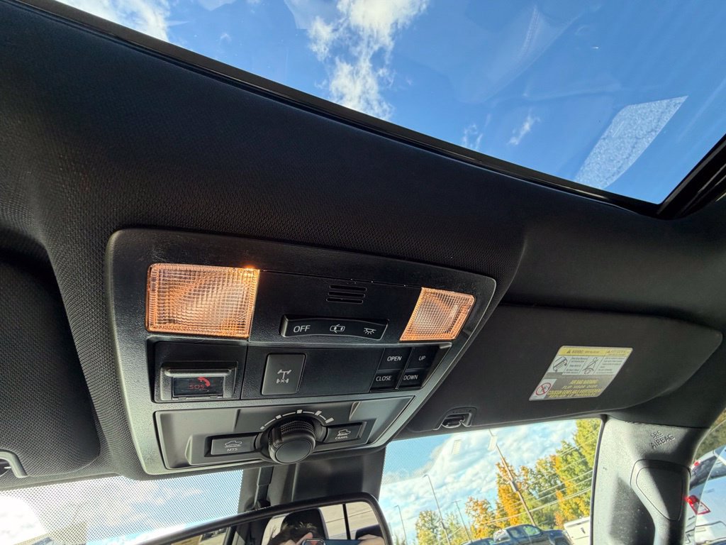 Used 2021 Toyota Tacoma TRD Pro AWD/4WD image 18
