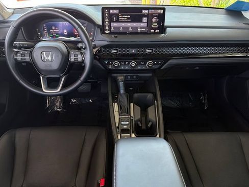 Used 2023 Honda Accord Touring image 17