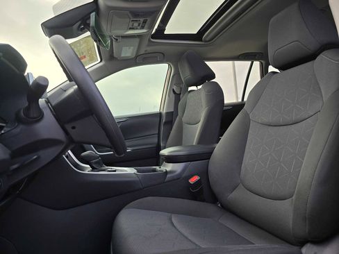 Certified 2025 Toyota RAV4 XLE w/ Convenience Package image 21