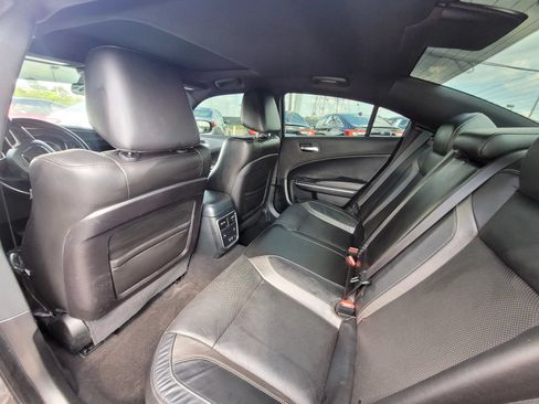 Used 2020 Dodge Charger SXT w/ Leather Interior Group RWD image 3