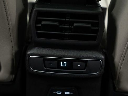 Used 2022 Audi Q4 e-tron Prestige image 31