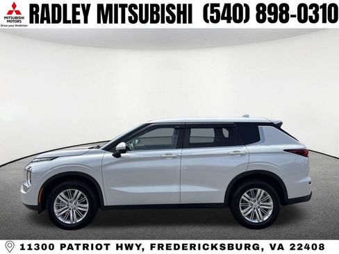 Used 2022 Mitsubishi Outlander ES AWD/4WD image 16