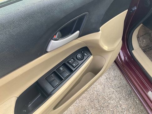 Used 2012 Honda Accord LX image 9