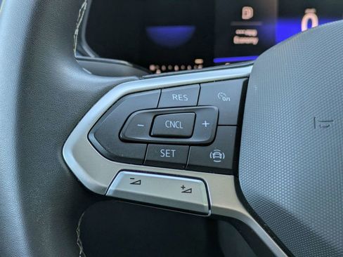 Certified 2022 Volkswagen Taos SE image 33