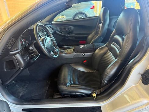 Used 1998 Chevrolet Corvette Coupe w/ Roof Pkg RWD image 35