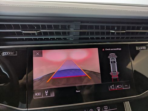 Used 2019 Audi Q8 Prestige w/ Luxury Package AWD/4WD image 13