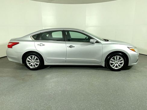 Used 2016 Nissan Altima 2.5 S w/ Power Driver Seat Package image 34