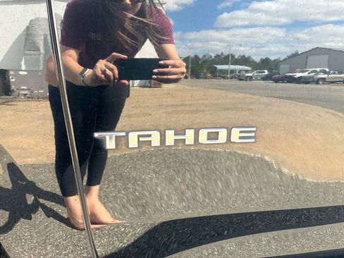 Used 2021 Chevrolet Tahoe Premier w/ Premium Package image 32