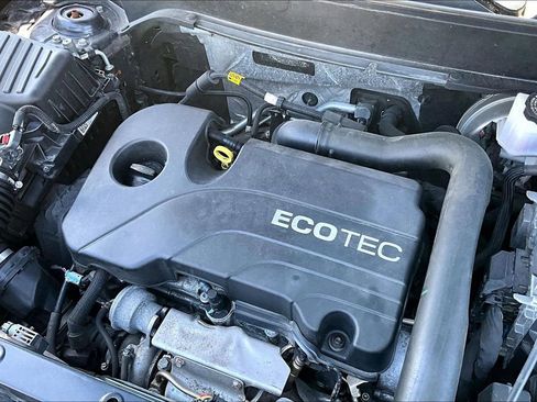 Used 2022 Chevrolet Equinox RS w/ LPO, Floor Liner Package FWD image 34