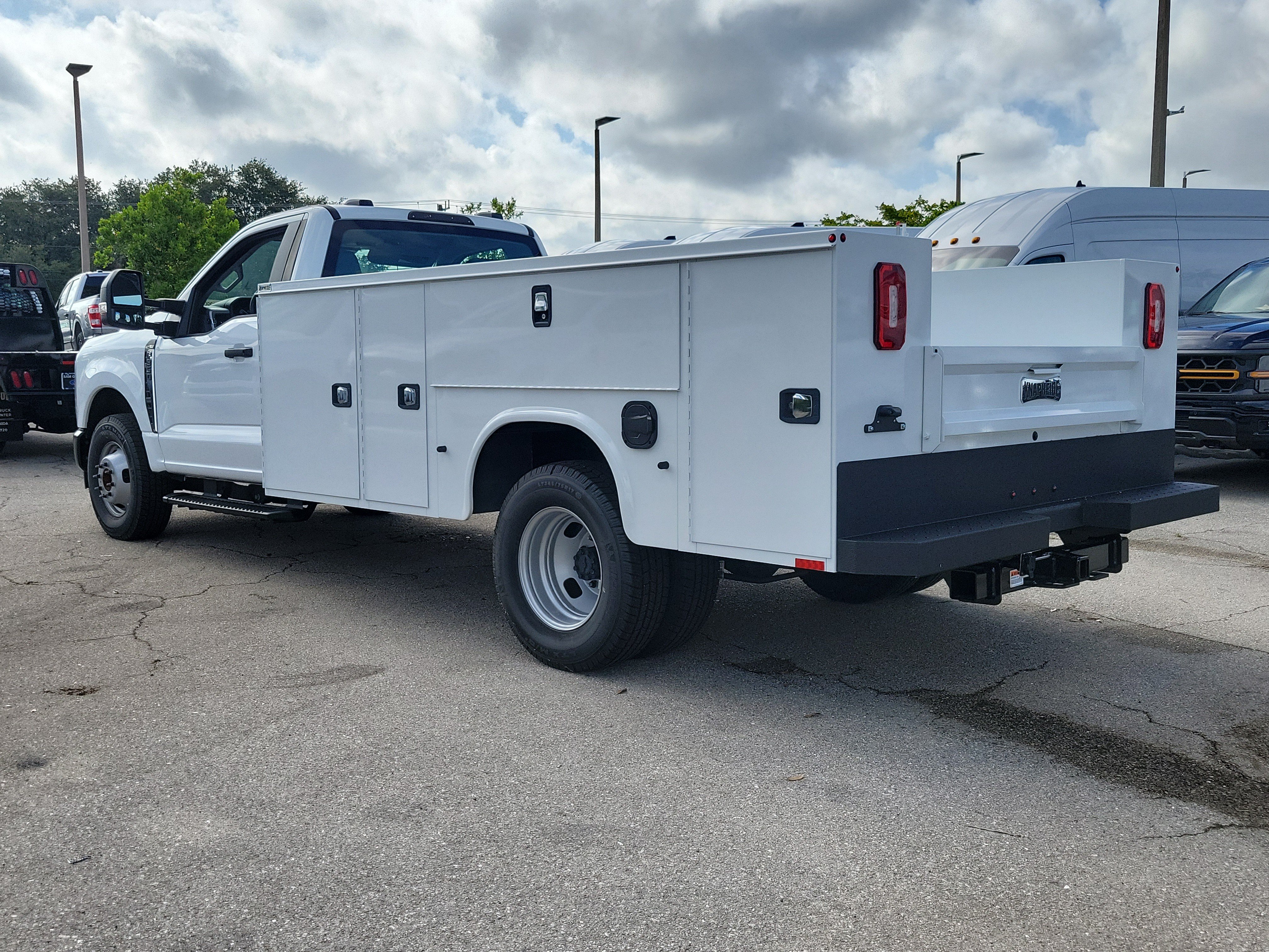 New 2025 Ford F350 XL RWD image 4