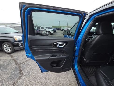 Used 2023 Jeep Compass Latitude w/ Convenience Group AWD/4WD image 26