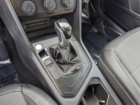 Certified 2022 Volkswagen Taos SE image 26