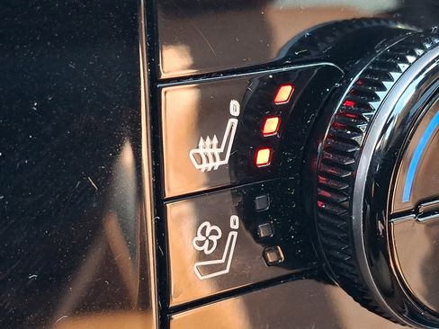 Used 2022 Nissan Pathfinder Platinum w/ Cargo Package image 29