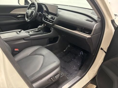 Used 2024 Toyota Grand Highlander Limited image 27