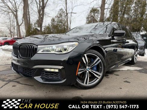 Used 2017 BMW 750i image 2