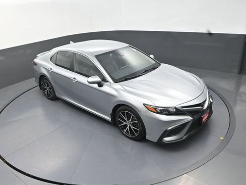 Used 2024 Toyota Camry SE FWD image 25