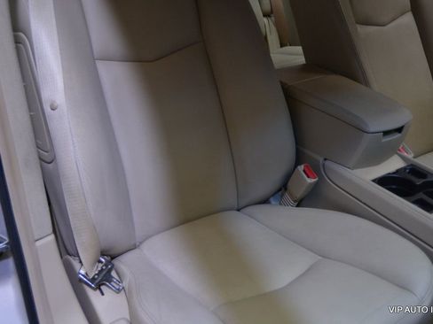 Used 2008 Cadillac SRX w/ Utility Package RWD image 16