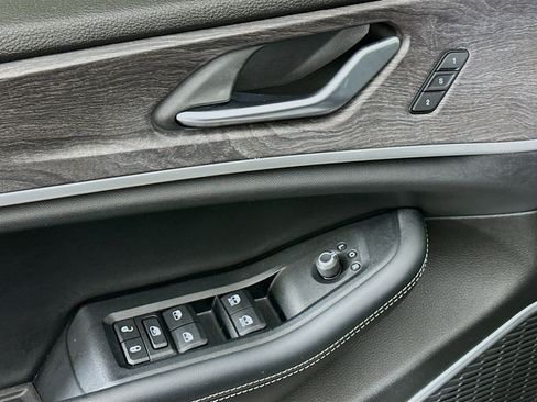 Used 2022 Jeep Grand Cherokee L Limited image 15