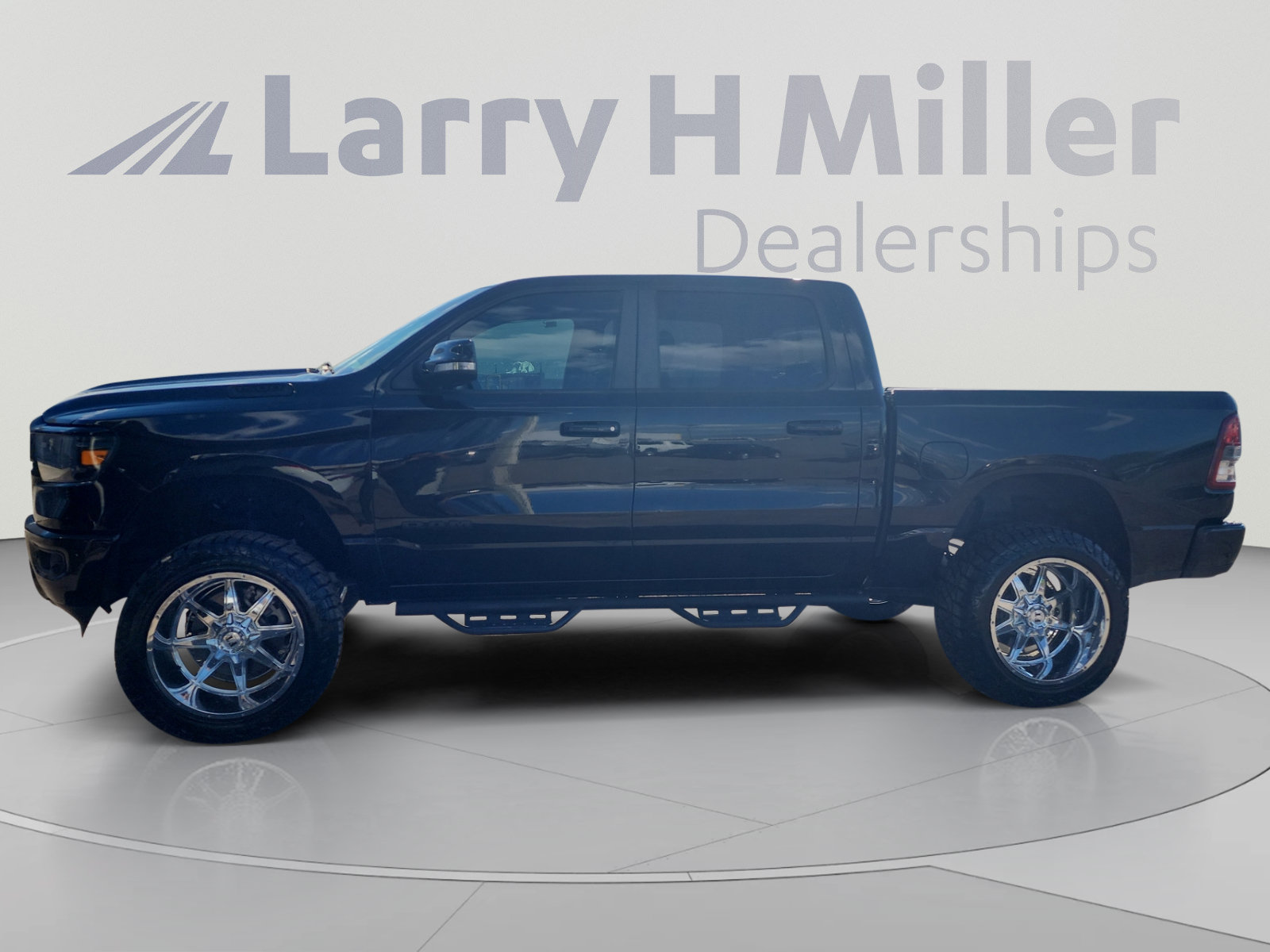 Used 2020 RAM 1500 Big Horn AWD/4WD image 2