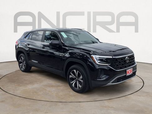New 2026 Volkswagen Atlas Cross Sport SE FWD image 2