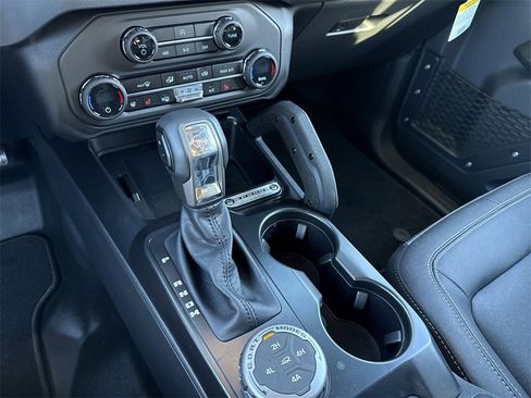 New 2025 Ford Bronco Badlands w/ Sasquatch Package image 30