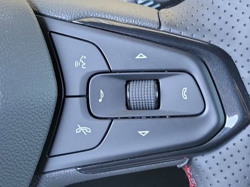 New 2026 Chevrolet Trax RS w/ Sunroof Package image 9