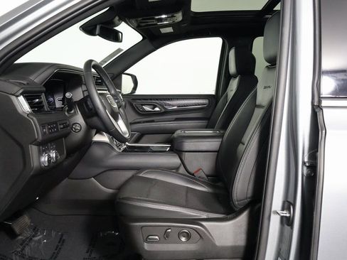 Used 2023 GMC Yukon XL Denali AWD/4WD image 10