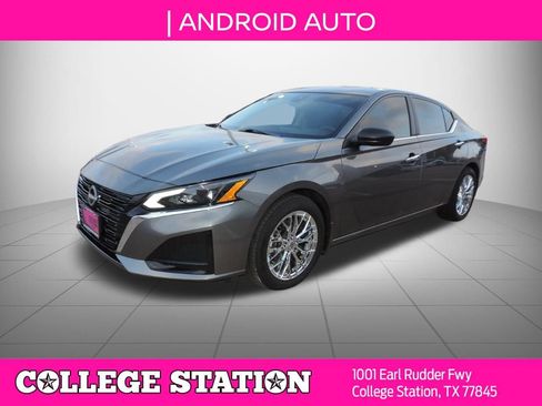 Used 2025 Nissan Altima 2.5 S FWD image 8