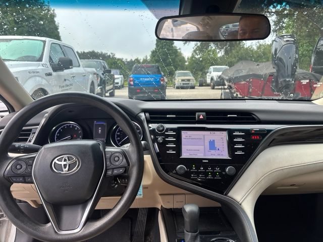 Used 2020 Toyota Camry LE FWD image 11