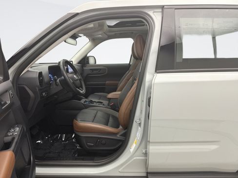 Used 2023 Ford Bronco Sport Outer Banks w/ Tech Package AWD/4WD image 11