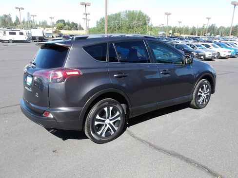 Used 2018 Toyota RAV4 LE w/ All Weather Liner Package AWD/4WD image 5