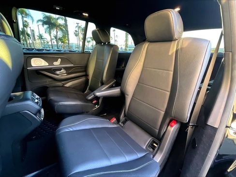 Used 2021 Mercedes-Benz GLS 450 4MATIC image 25