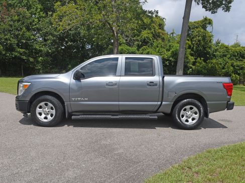 Used 2017 Nissan Titan S RWD image 2