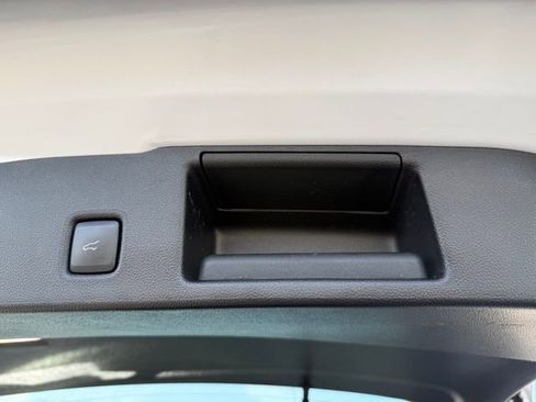 Used 2022 Ford Escape SEL image 12