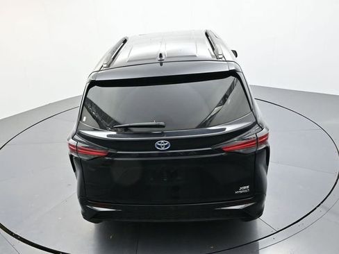 Used 2023 Toyota Sienna XSE image 39