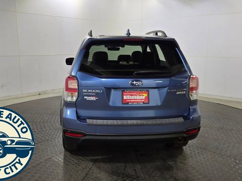 Used 2017 Subaru Forester 2.5i Touring AWD/4WD image 6