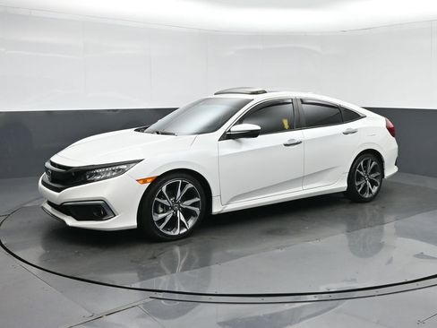 Used 2020 Honda Civic Touring image 3