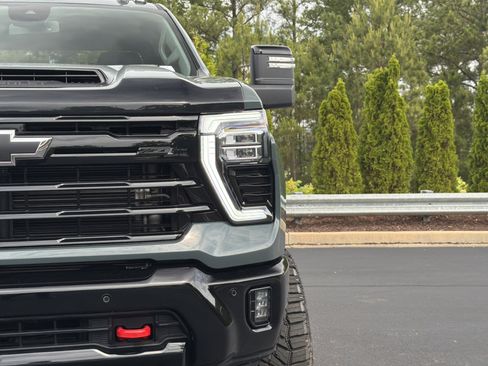 Used 2025 Chevrolet Silverado 2500 LT w/ Trail Boss Package AWD/4WD image 19